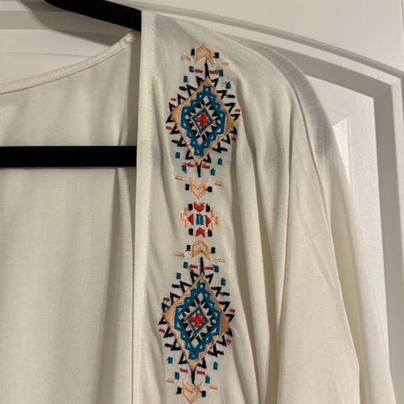 Boho Kimono with fringe - Picture 2 of 6